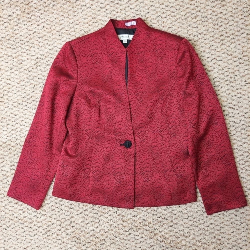 Jones Studio Separates Women's Blazer Size 12 Red Textured Single Button Jacket